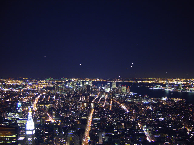 image of empire state building (downtown)